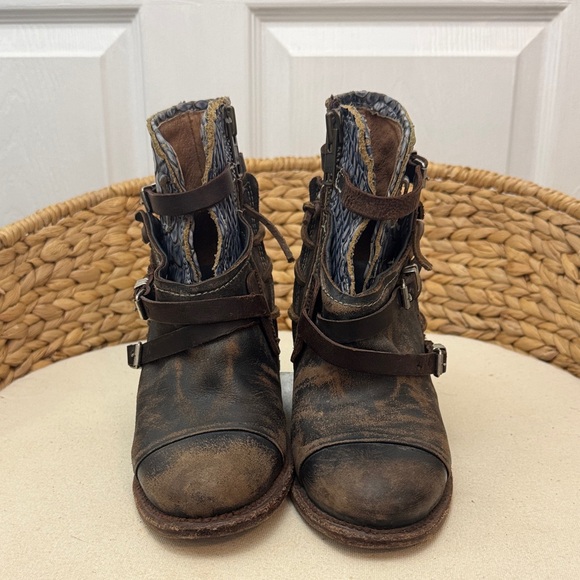 Freebird Crue Women’s Black & Blue Snakeskin Ankle Boots Size 7. - Picture 2 of 5